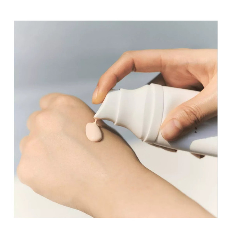 کرم ضد آفتاب سنتلا SPF 50 مدل Tone-Up Sunscreen مناسب پوستهای حساس حجم 50 میلیلیتر