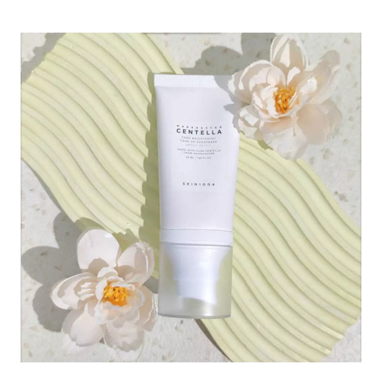 کرم ضد آفتاب سنتلا SPF 50 مدل Tone-Up Sunscreen مناسب پوستهای حساس حجم 50 میلیلیتر