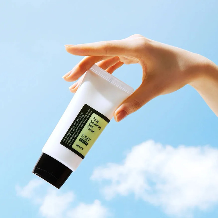 ضدآفتاب آلوئه سوتینگ SPF 50+ PA+++